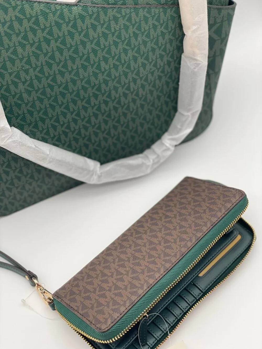 Michael Kors Jet Set Large Signature Logo Bag w/ Racing Green Continental Wallet